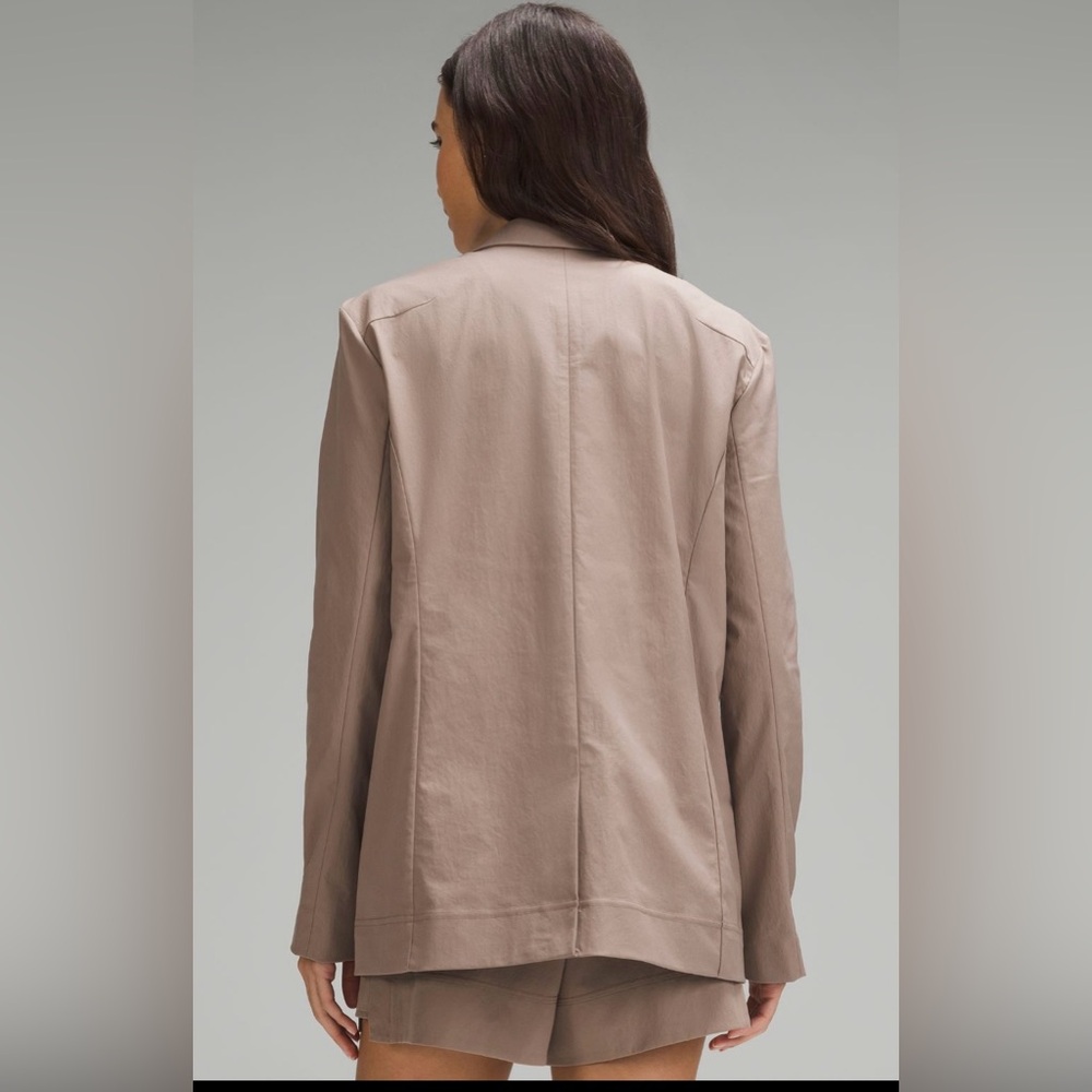Lululemon Women's Relaxed Fit Twill Blazer Size M TPTC - Picture 3 of 4